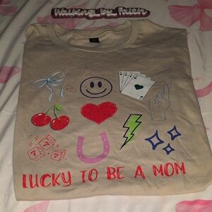 Lucky to Be a Mom Kids Graphic Tee - Cream